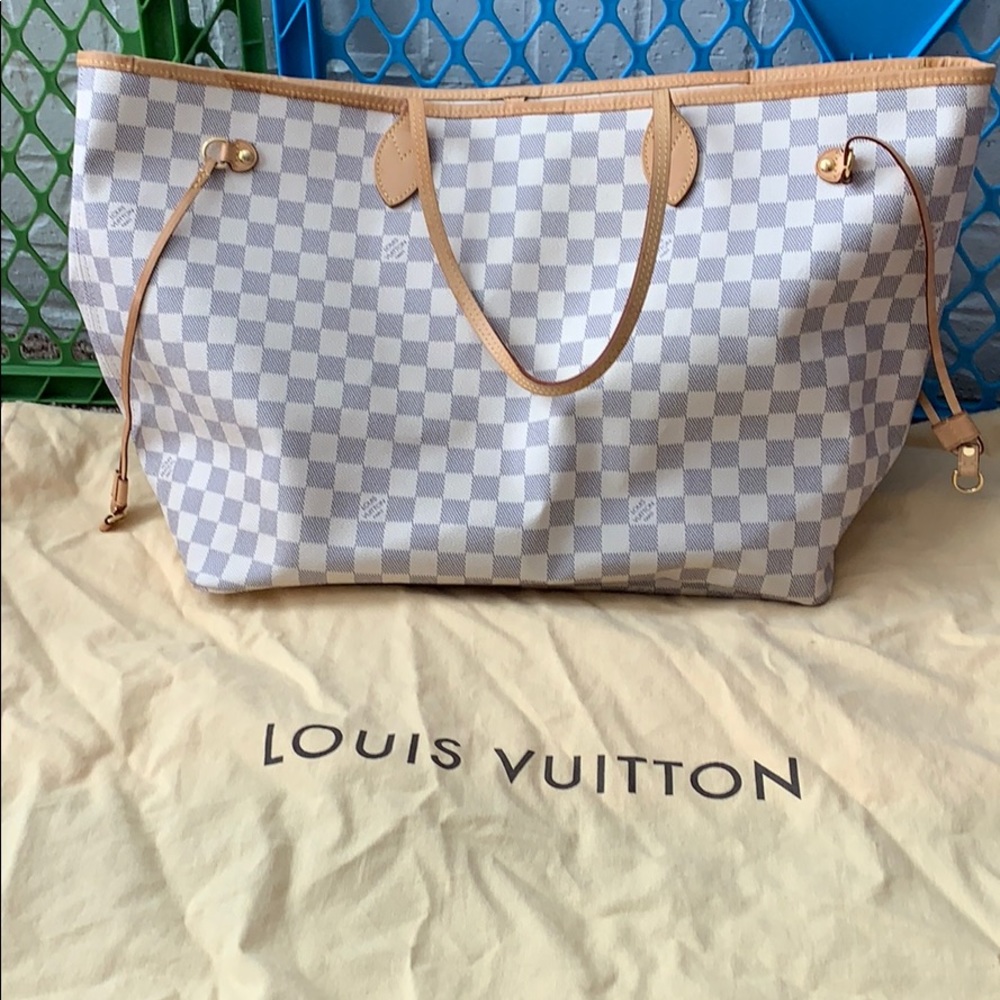 😘SOLD 😘LV Louis Vuitton Neverfull GM.